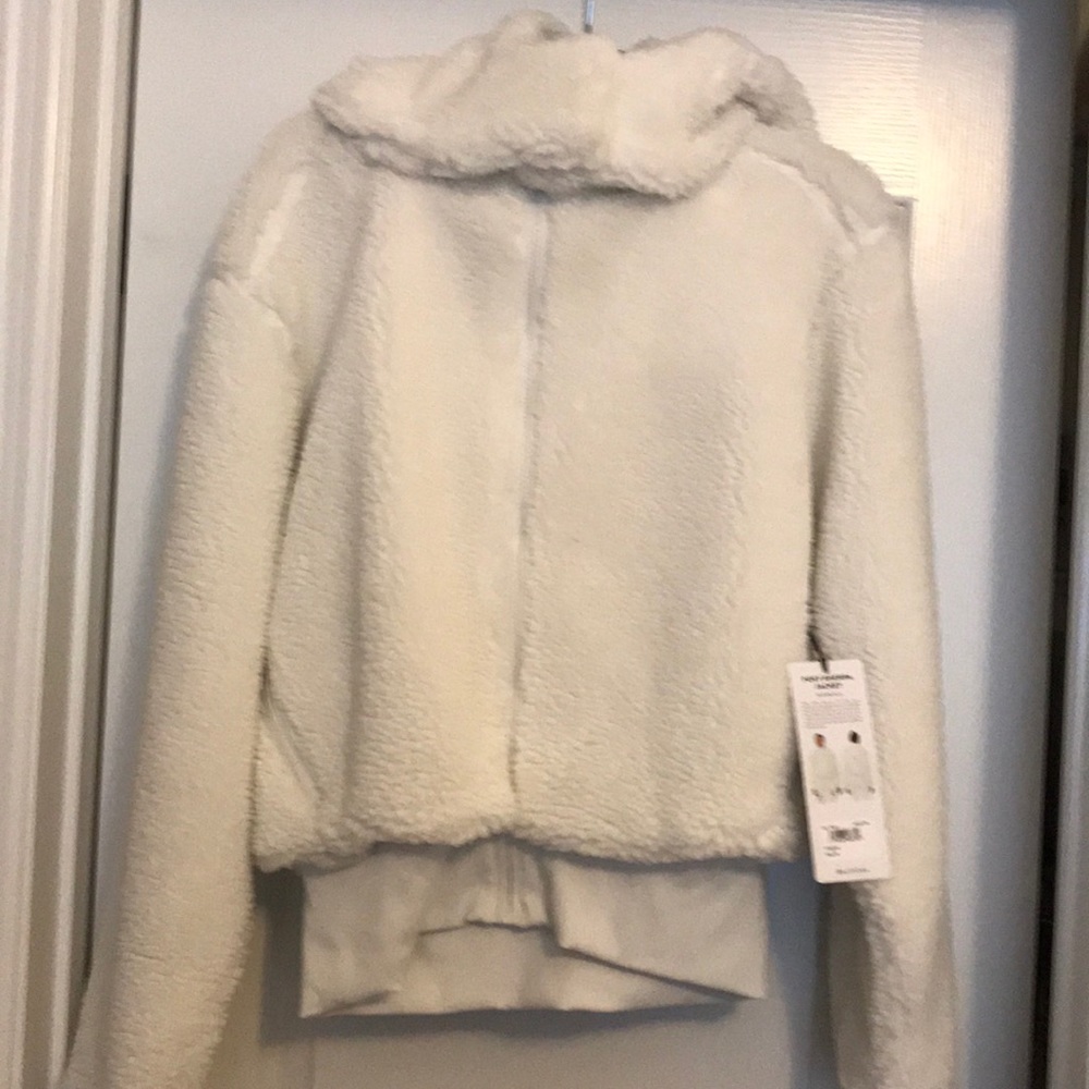 ALo Pristine white foxy Sherpa jacket. Sold out